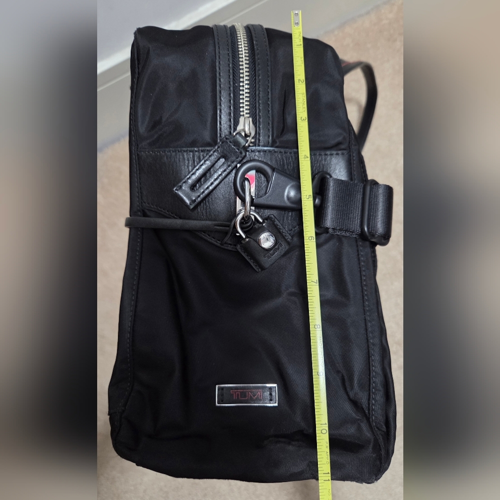 Tumi black weekender travel satchel - Picture 4 of 10